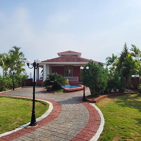 Paras Holiday Home Satara Exteriér fotografie