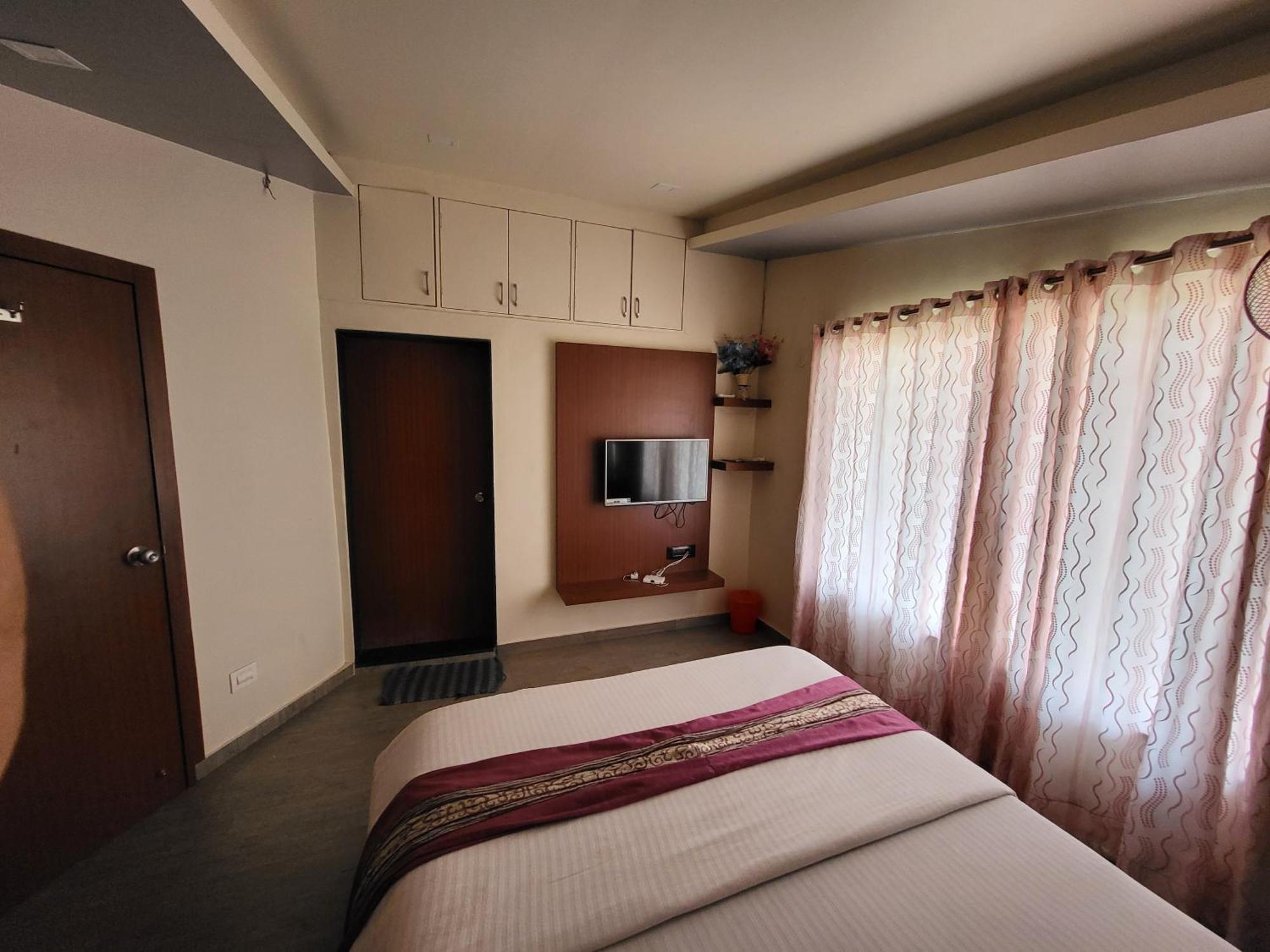 Paras Holiday Home Satara Exteriér fotografie