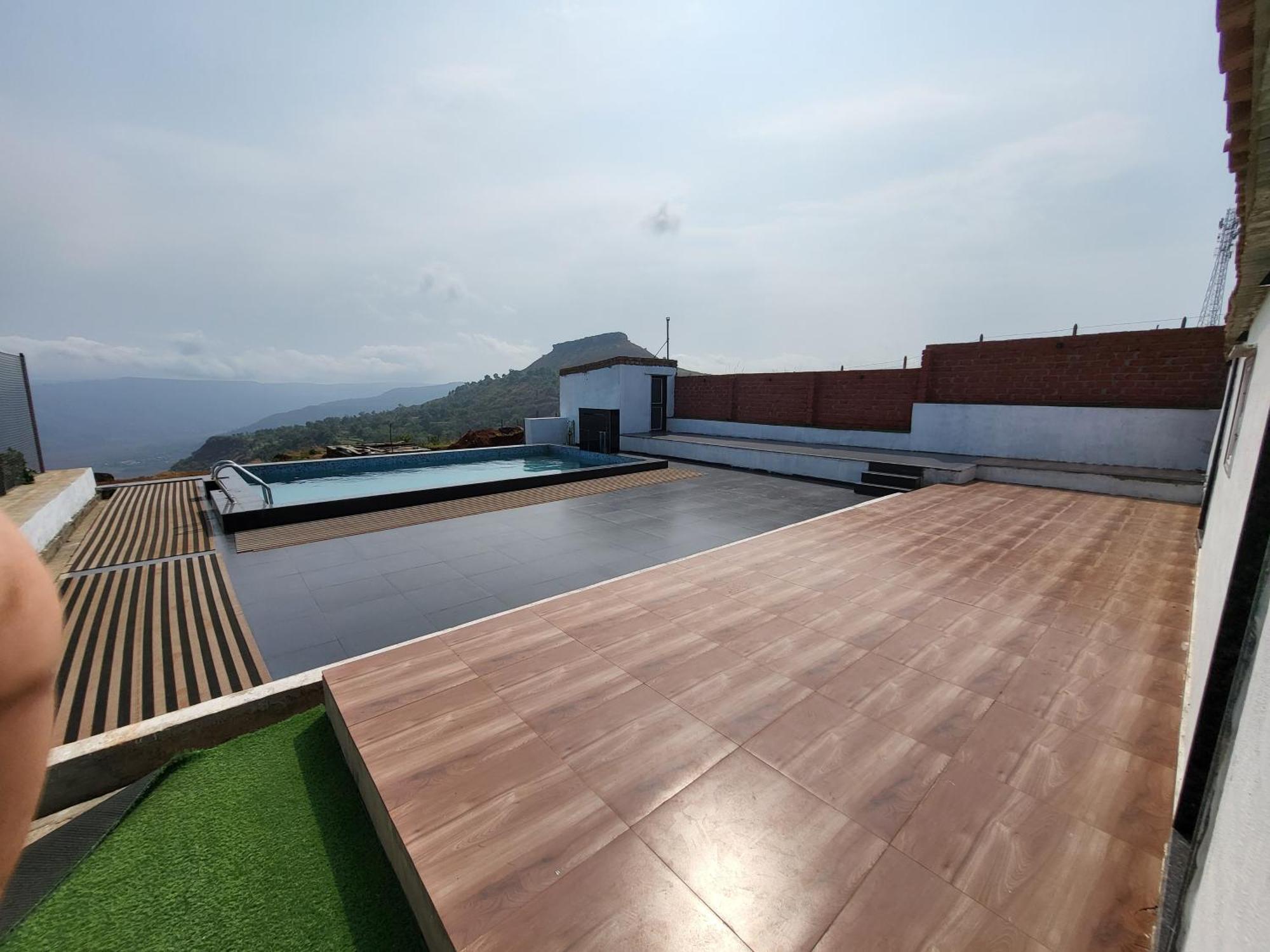 Paras Holiday Home Satara Exteriér fotografie