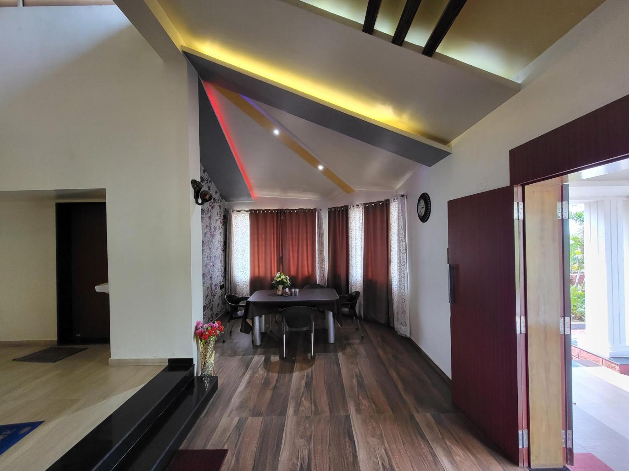 Paras Holiday Home Satara Exteriér fotografie