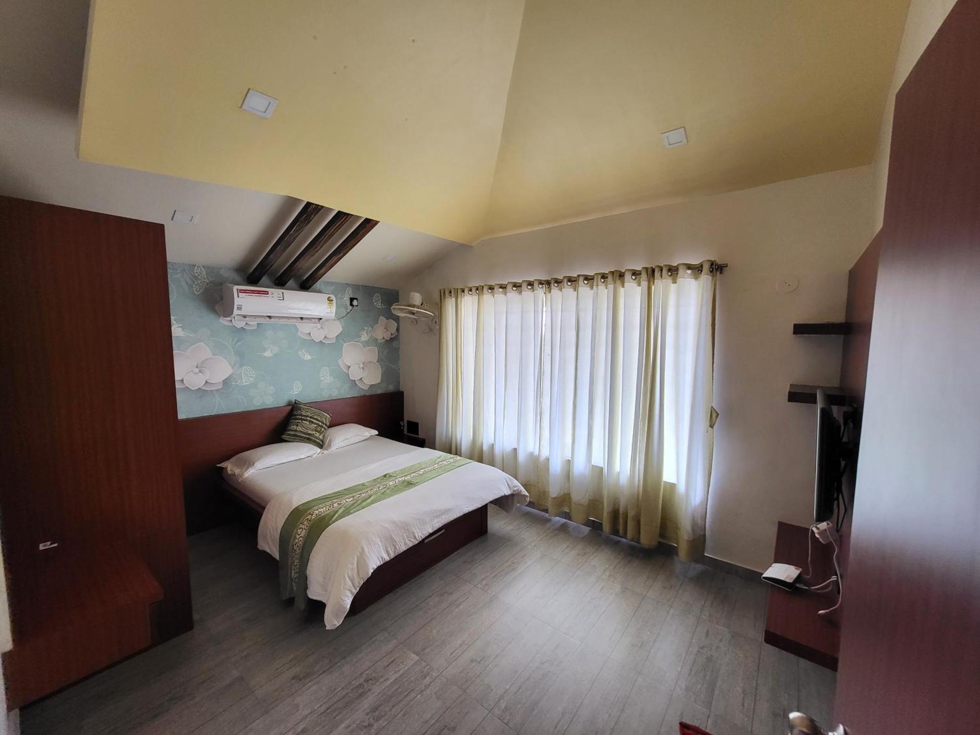 Paras Holiday Home Satara Exteriér fotografie